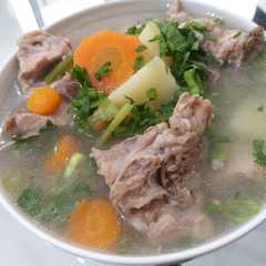 A picture of Sop iga babi #non halal#.