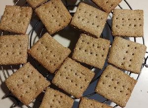 Una foto de Galletitas saladas (saludables) tipo cerealitas
