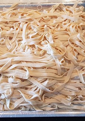 Una foto de Fideos caseros de semolin y harina