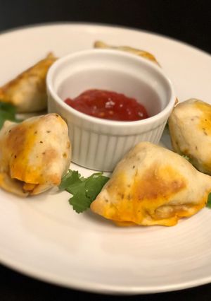 A picture of Paneer Jalfrezi Samosas.