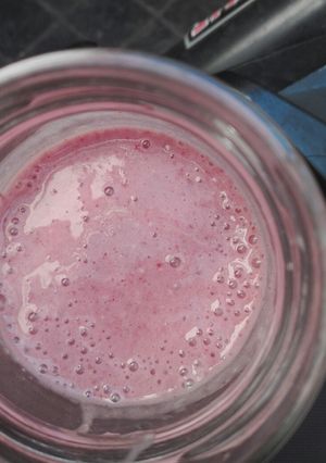 Una foto de Smoothie de frutilla y banana Fit😍