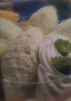 Una foto de Sorbete de aguacate con nata al tequila