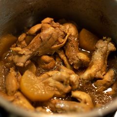 Simmered chicken wing and daikon radish with sweet vinegar A picture of Simmered chicken wing and daikon radish with sweet vinegar.