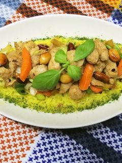 Mogyorós kínai csirkemell, currys rizzsel 🍛 recept fotója