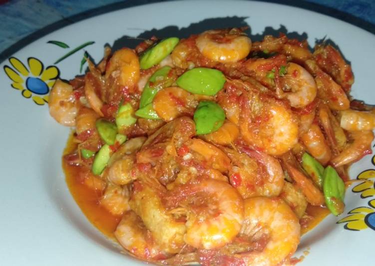 Cara Gampang Membuat Udang Pete Balado Anti Gagal