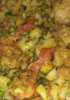 गोभी मटर (Gobhi matar recipe in Hindi) रेसिपी मुख्य फोटो