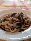 Orecchiette con radicchio e code di gamberoni