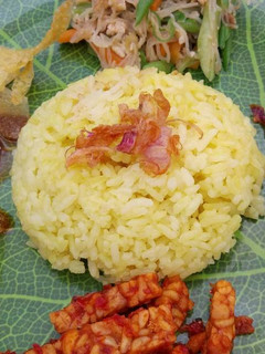 Foto resep Nasi Kuning Ricecooker