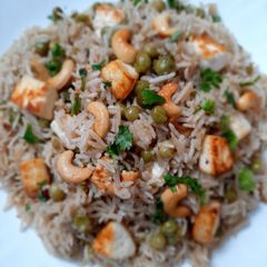 A picture of Shahi Matar Paneer Pulao.