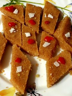 সুজির বরফি রেসিপির প্রধান ছবি