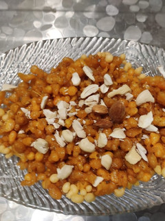 मीठी बूँदी (meethi boondi recipe in Hindi) रेसिपी मुख्य फोटो