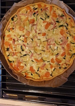 Une photo de Quiche courgette carotte allumette de poulet