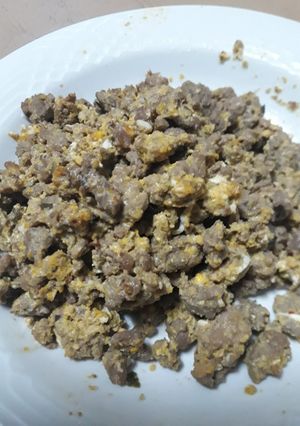 Una foto de Carne revuelta con huevos