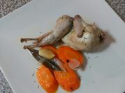 Una foto de codornices en escabeche