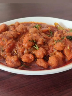 શીંગ ભુજીયા કરી (Shing Bhujiya Curry Recipe In Gujarati) રેસીપી મુખ્ય ફોટો
