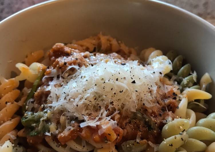 Pasta w butternut squash sauce, sausage and spinach