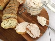 Une photo de rillette de thon