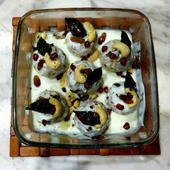 A picture of Farali dahi vada.