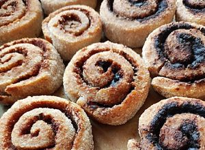Szénhidrátcsökkentett kakaós/fahéjas csiga (krémes túróval) 1csiga =13 g CH recept fotója