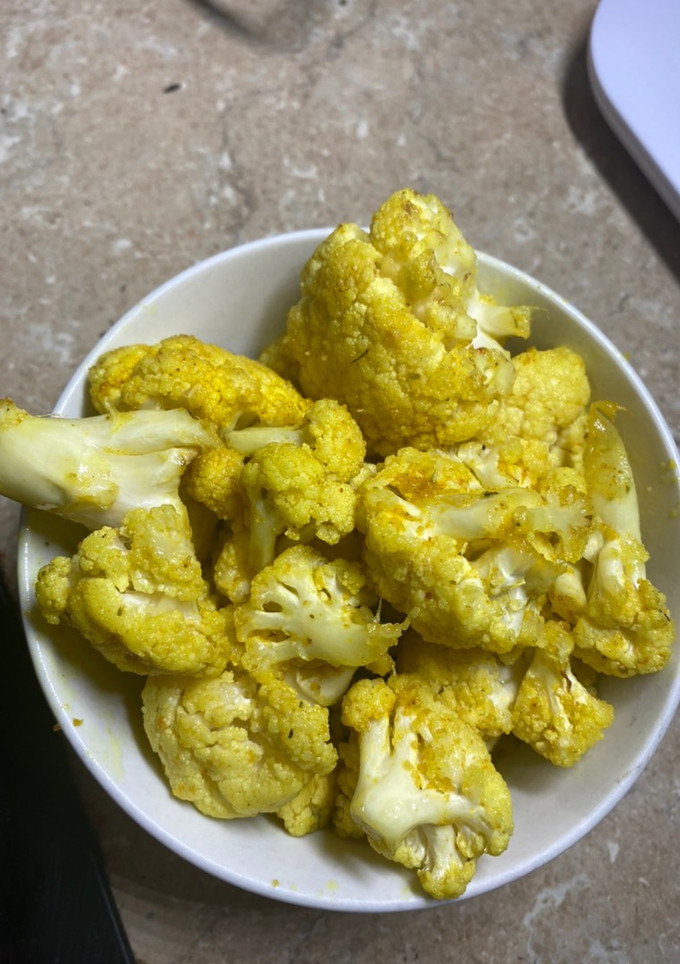 Una foto de Coliflor asada con especias en freidora de aire