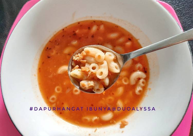 Bolognaise macaroni soup (PR recook chef Desi)