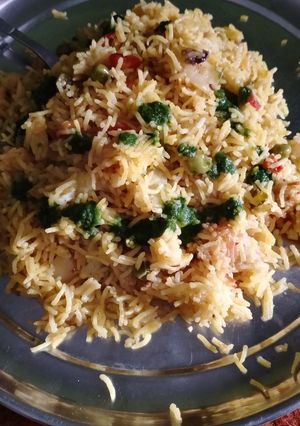 वेज पुलाव (veg pulao recipe in Hindi) रेसिपी मुख्य फोटो