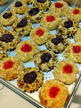 Easy Ways Prepare Recipes Choco Peanut and Strowberry Cheese Thumbprint Cookies the Perfect Tasty.