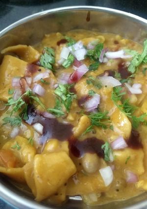 A picture of Dal dhokli.