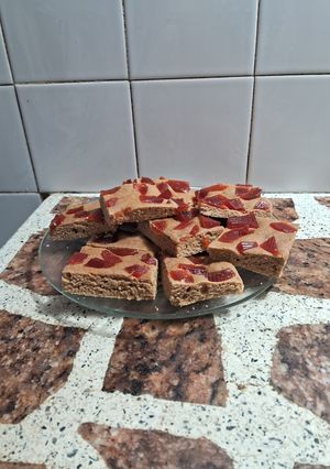 Una foto de Brownies suaves sin azúcar rellenos con membrillo