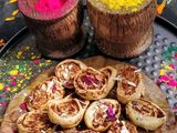 Thandai flavored gujiya bites