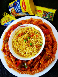 मैगी मसाला विथ टैंगी पास्ता (Maggi Masala with tangy pasta recipe in Hindi) रेसिपी मुख्य फोटो
