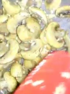 صورة لوصفة شوربه الكريمه بالمشروم (الفطر)