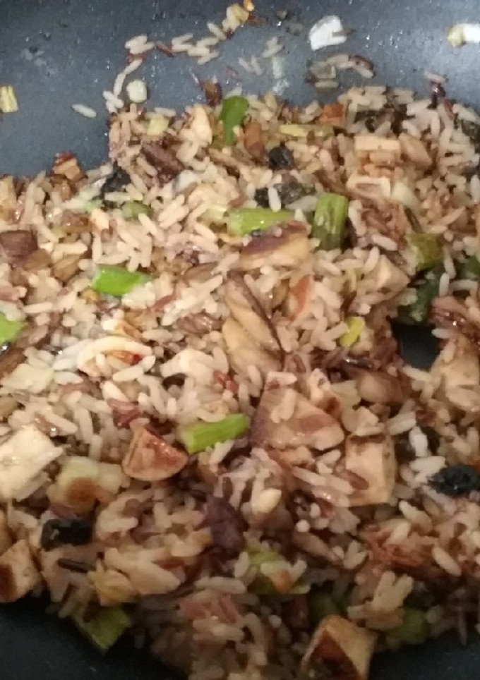 Una foto de Arroz salvaje con setas