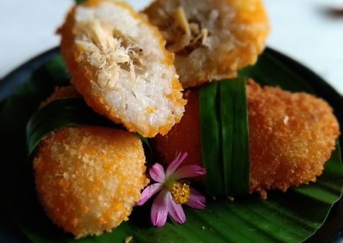 Bagaimana Membuat Lemper goreng isi serundeng ayam Anti Gagal