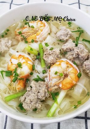 Hình của món Mì Chũ nấu tôm thịt.