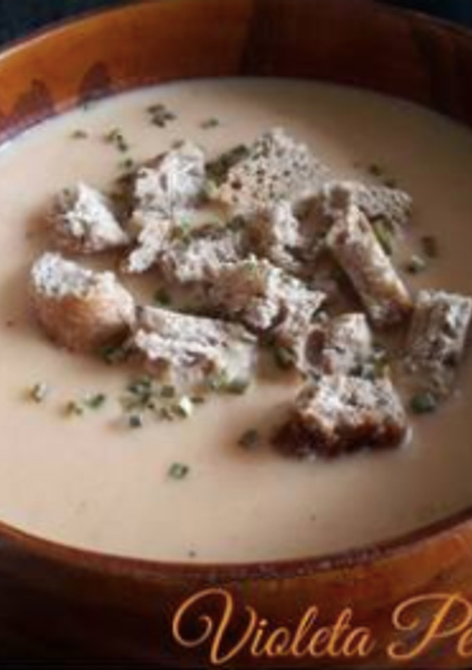 Una foto de Sopa fría de garbanzos
