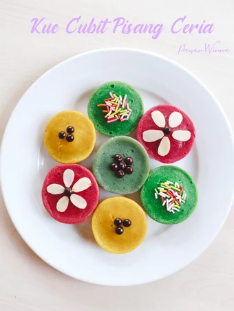 Langkah Mudah untuk Membikin Resep  350.Kue Cubit Pisang Ceria yang Enak, Lezat