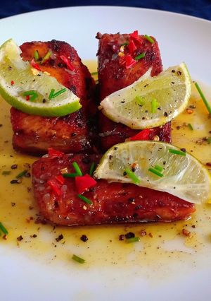 লেমন পেপার ফ্রায়েড স্যালমন (lemon pepper fried salmon recipe in Bengali) রেসিপির প্রধান ছবি