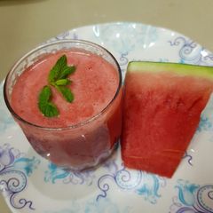 A picture of Watermelon lemonade.