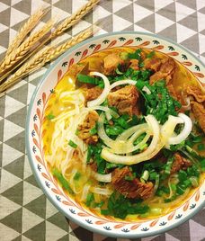 phở bò sốt vang
