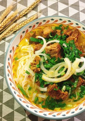 Hình của món Phở bò sốt vang.