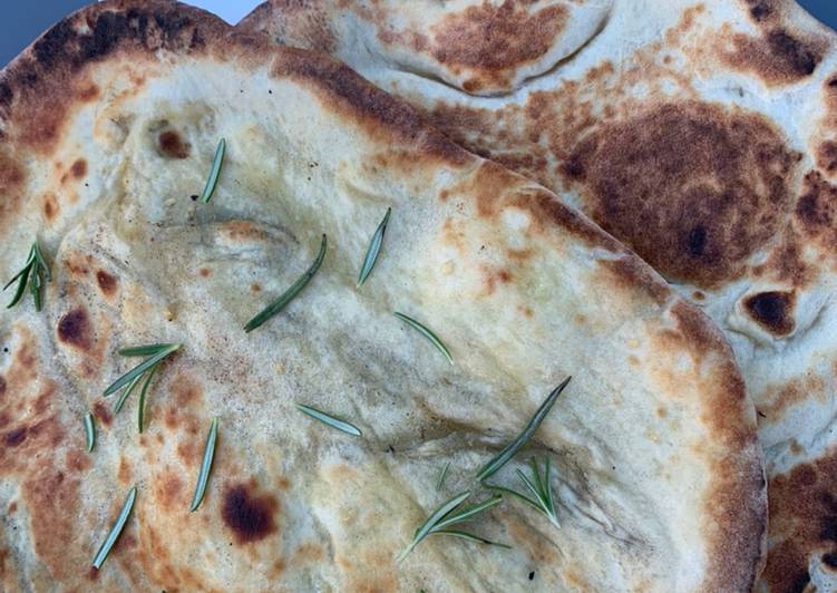 Garlic and rosemary naan bread