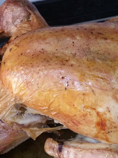 Una foto de Pavo relleno para Navidad con frutas y frutos secos