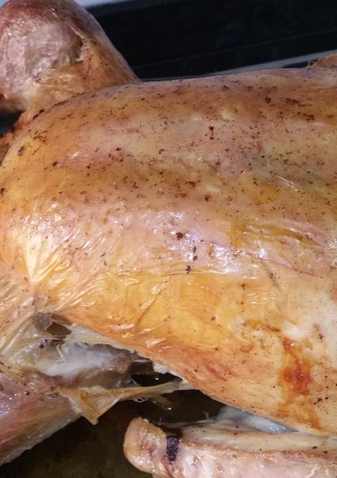 Una foto de Pavo relleno para Navidad con frutas y frutos secos