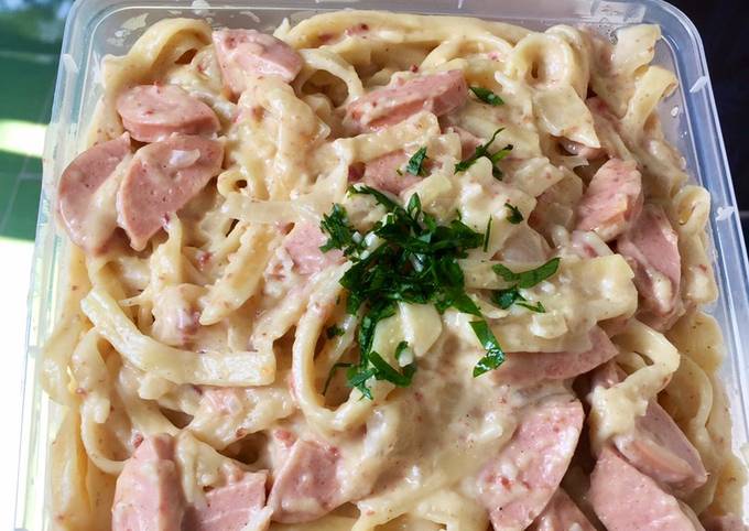 Creamy fettucini (carbonara)