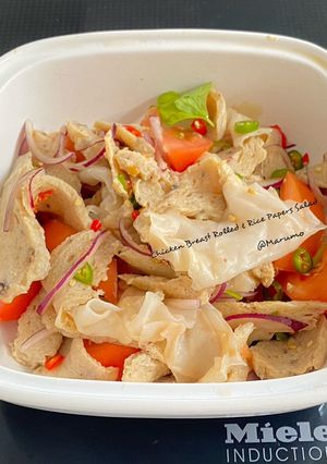 A picture of Chicken Breast Rolled & Rice Papers Salad.