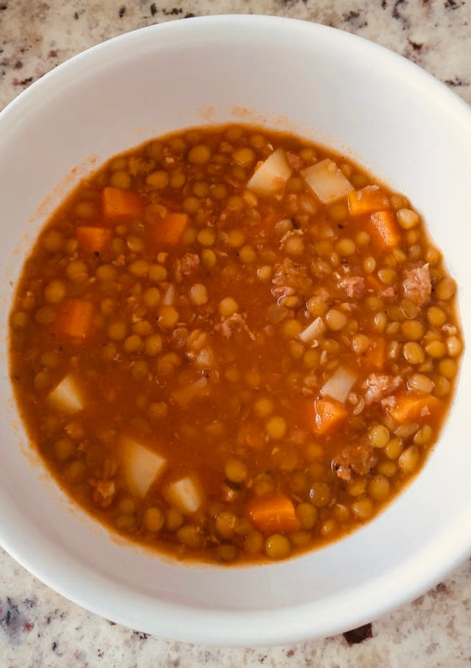 Una foto de Lentejas con longaniza