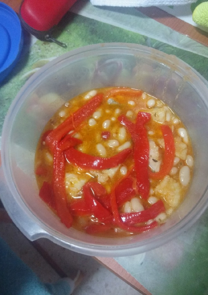 Una foto de Bacalao con judías y pimiento asado