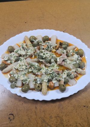 Una foto de Ensalada de espárragos y mejillones