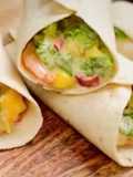 Wraps Recheados com Salada de Camarão